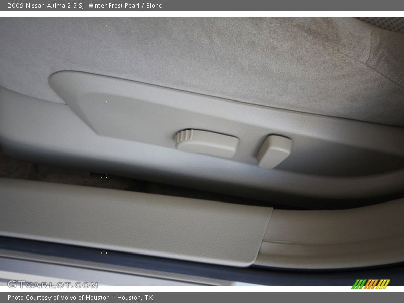 Winter Frost Pearl / Blond 2009 Nissan Altima 2.5 S