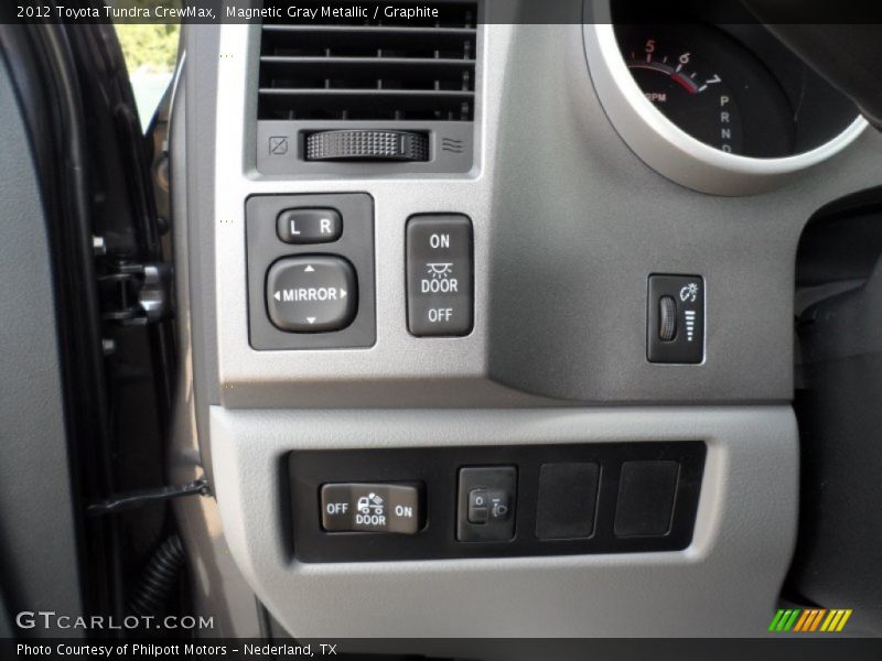 Controls of 2012 Tundra CrewMax