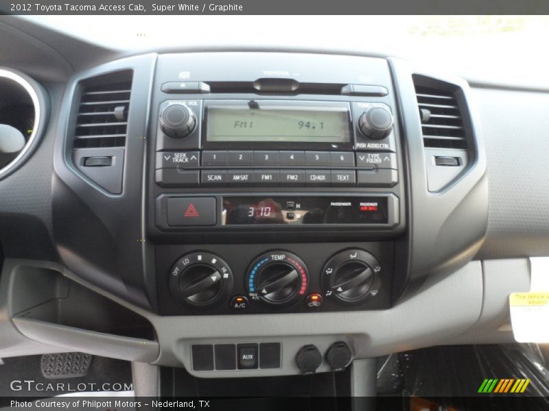 Controls of 2012 Tacoma Access Cab