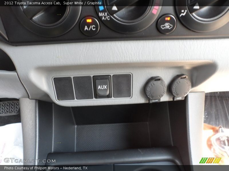 Super White / Graphite 2012 Toyota Tacoma Access Cab