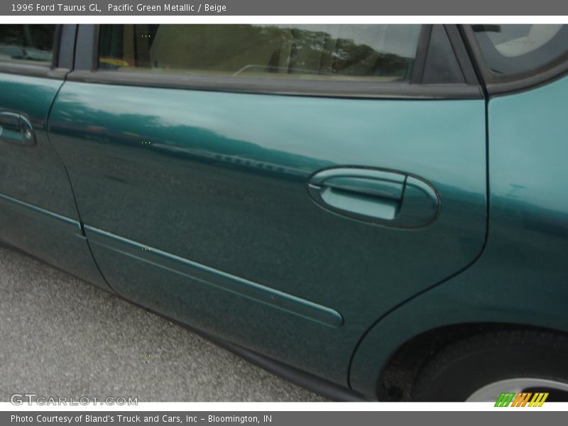 Pacific Green Metallic / Beige 1996 Ford Taurus GL