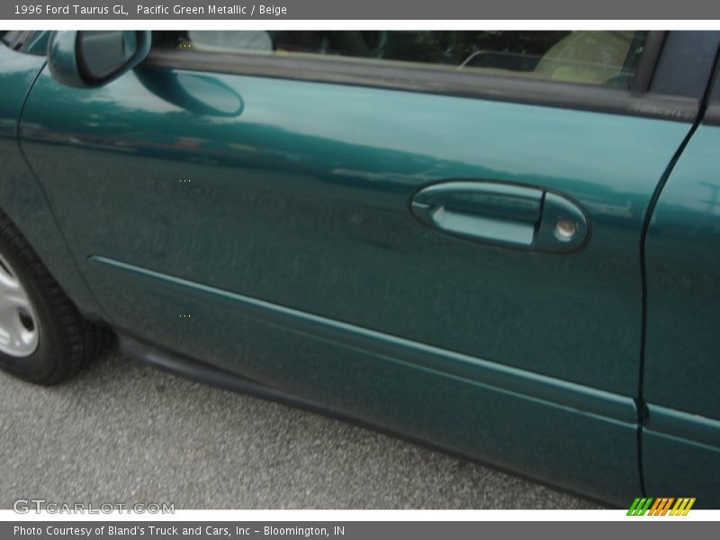Pacific Green Metallic / Beige 1996 Ford Taurus GL