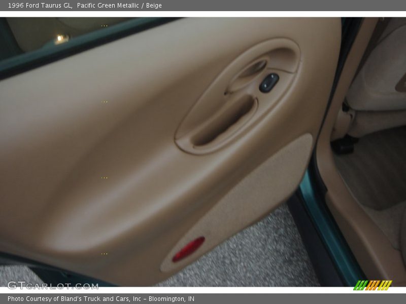 Pacific Green Metallic / Beige 1996 Ford Taurus GL