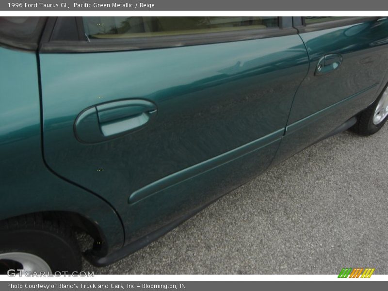 Pacific Green Metallic / Beige 1996 Ford Taurus GL