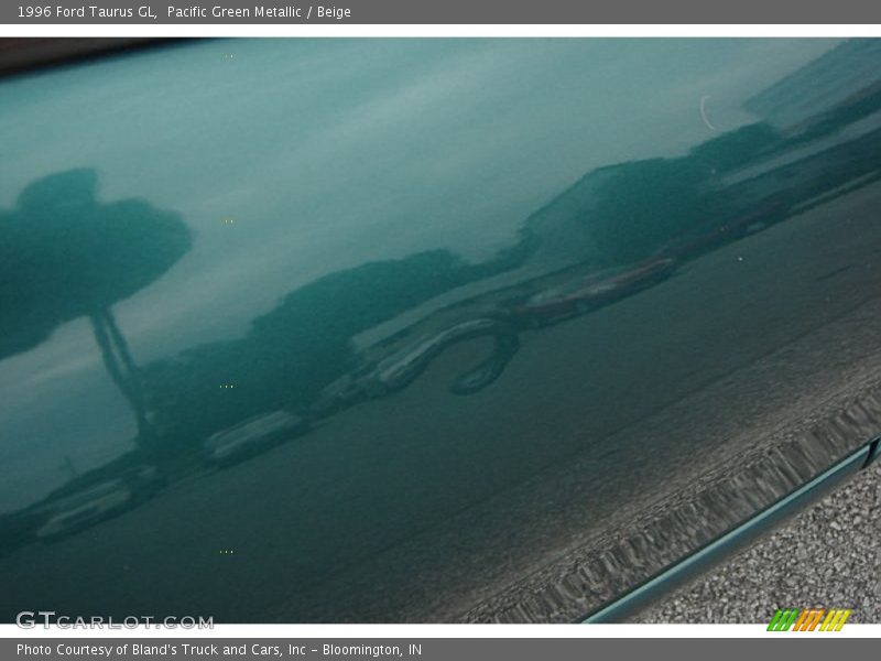 Pacific Green Metallic / Beige 1996 Ford Taurus GL