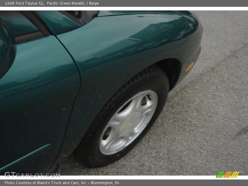 Pacific Green Metallic / Beige 1996 Ford Taurus GL