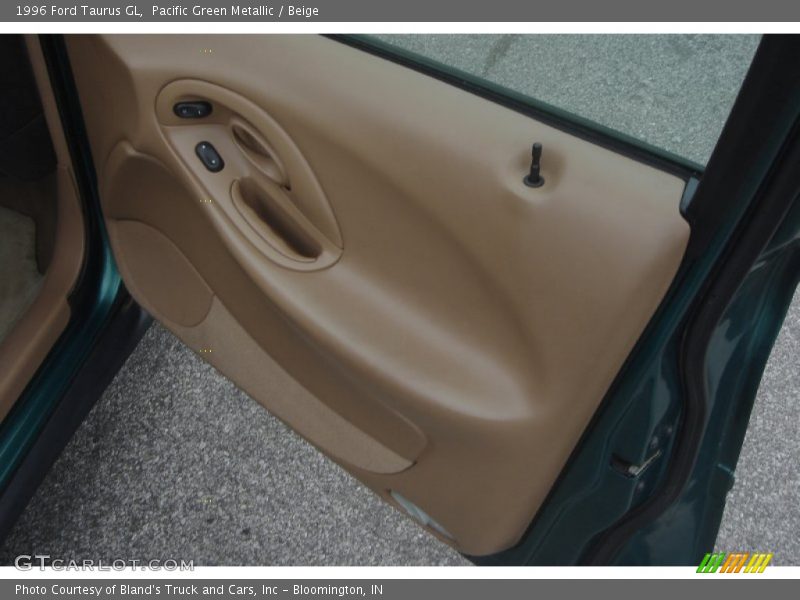 Pacific Green Metallic / Beige 1996 Ford Taurus GL