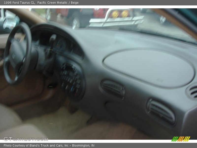 Pacific Green Metallic / Beige 1996 Ford Taurus GL