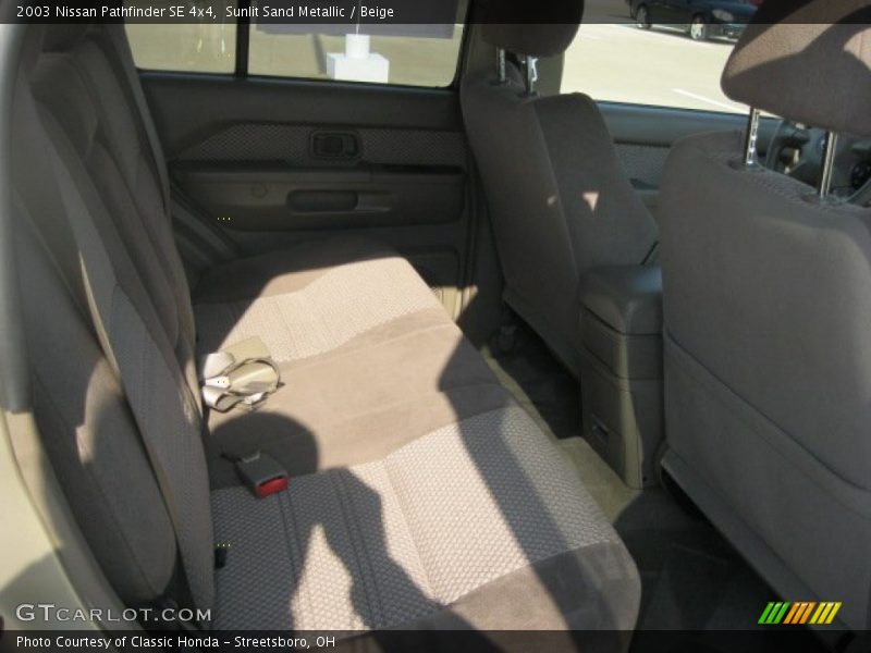 Sunlit Sand Metallic / Beige 2003 Nissan Pathfinder SE 4x4