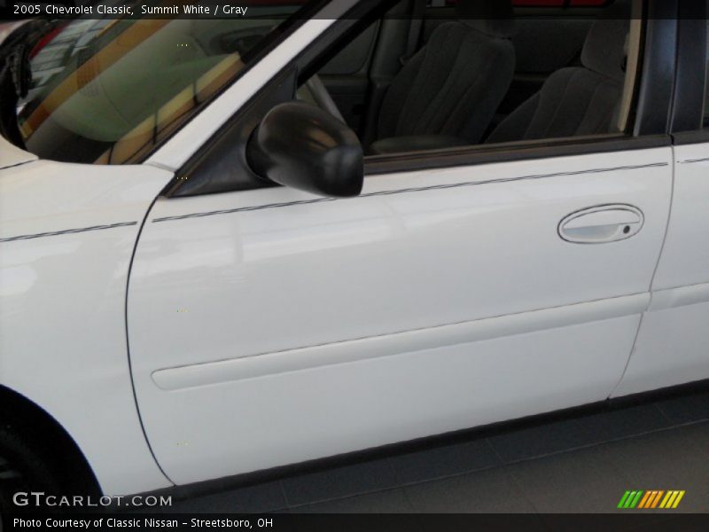 Summit White / Gray 2005 Chevrolet Classic