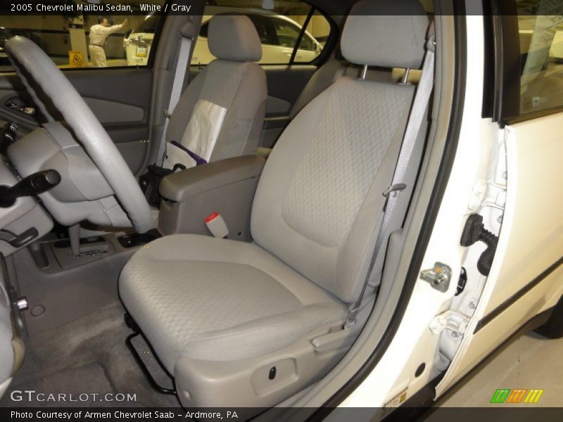 White / Gray 2005 Chevrolet Malibu Sedan