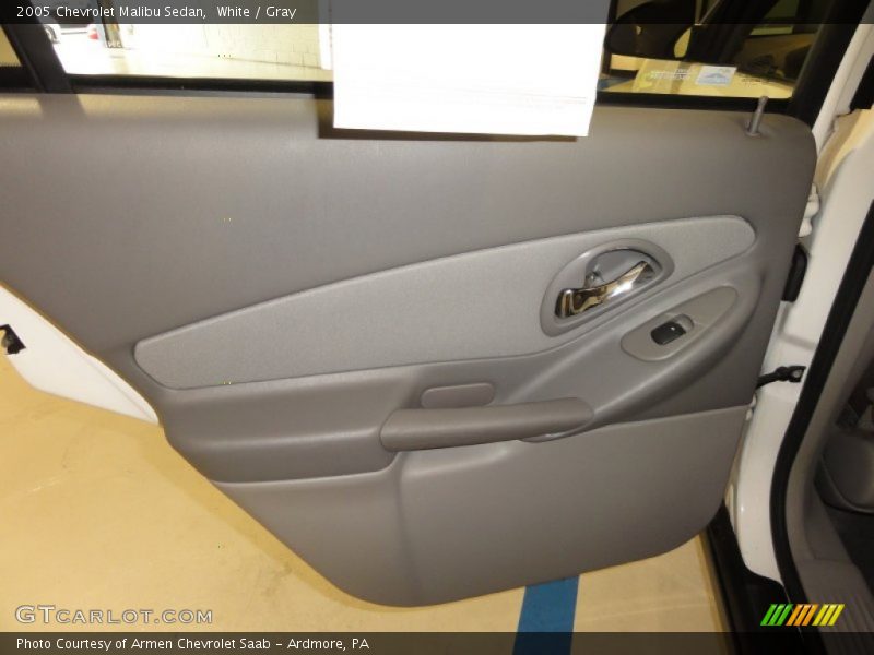 White / Gray 2005 Chevrolet Malibu Sedan