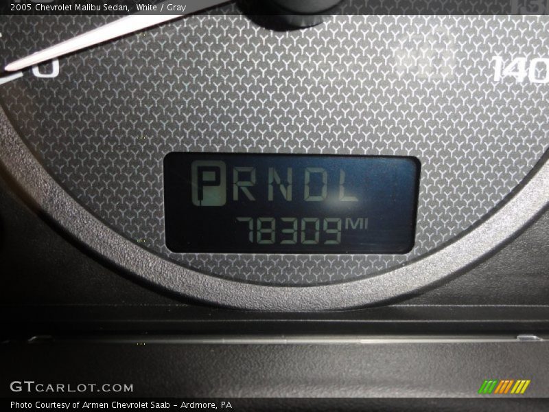 White / Gray 2005 Chevrolet Malibu Sedan