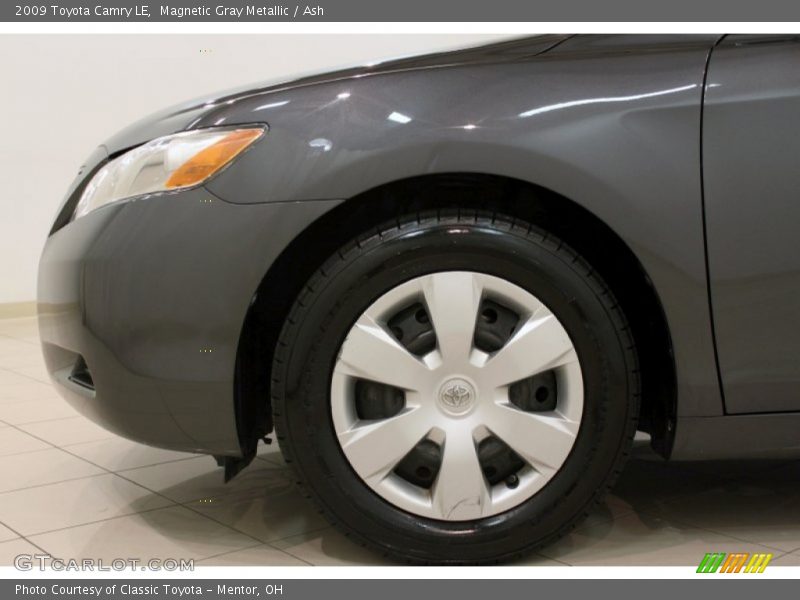 Magnetic Gray Metallic / Ash 2009 Toyota Camry LE