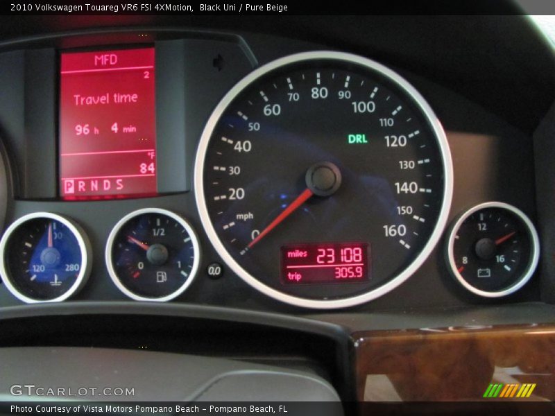 Black Uni / Pure Beige 2010 Volkswagen Touareg VR6 FSI 4XMotion