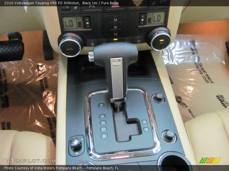 Black Uni / Pure Beige 2010 Volkswagen Touareg VR6 FSI 4XMotion