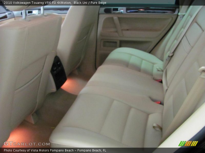 Black Uni / Pure Beige 2010 Volkswagen Touareg VR6 FSI 4XMotion