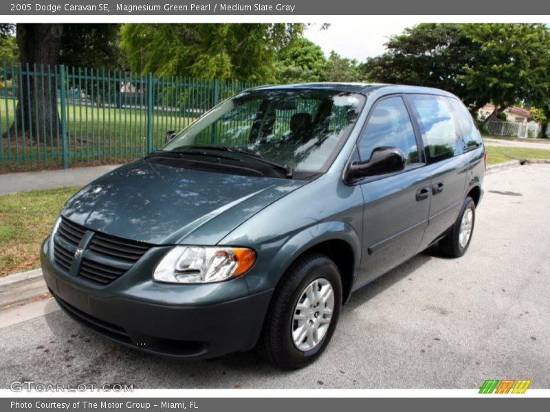 Magnesium Green Pearl / Medium Slate Gray 2005 Dodge Caravan SE