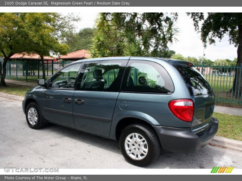 Magnesium Green Pearl / Medium Slate Gray 2005 Dodge Caravan SE