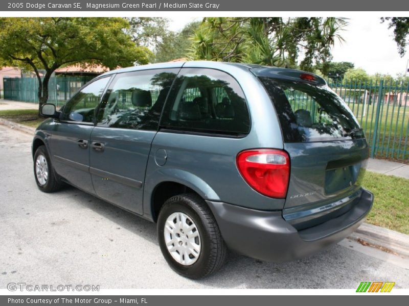 Magnesium Green Pearl / Medium Slate Gray 2005 Dodge Caravan SE