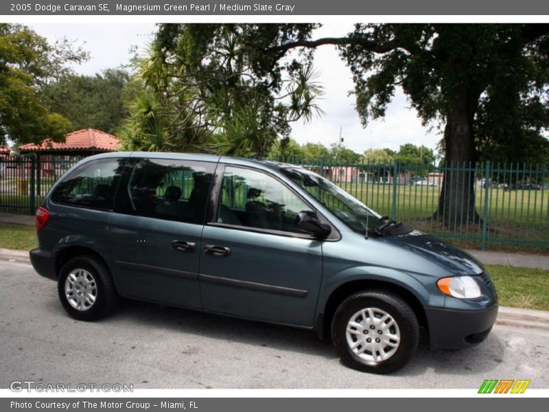 Magnesium Green Pearl / Medium Slate Gray 2005 Dodge Caravan SE