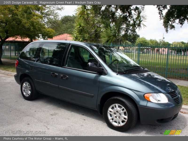 Magnesium Green Pearl / Medium Slate Gray 2005 Dodge Caravan SE
