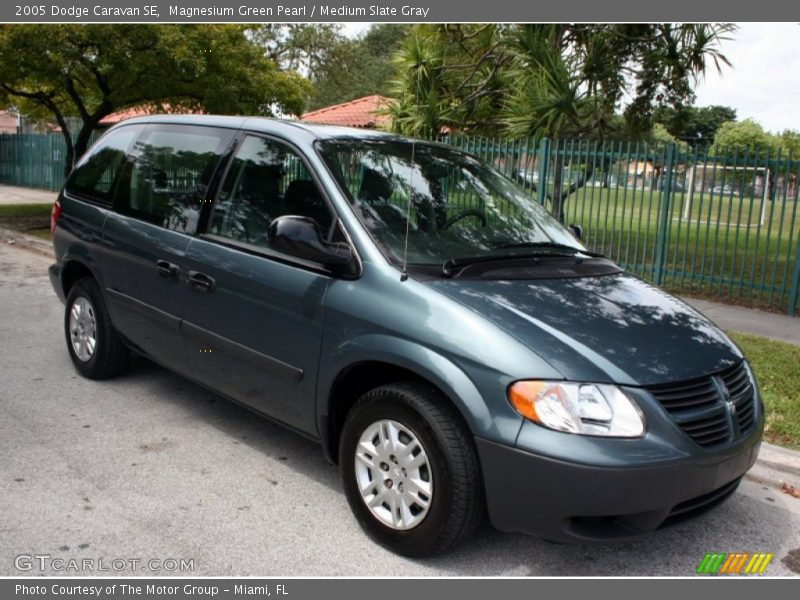 Magnesium Green Pearl / Medium Slate Gray 2005 Dodge Caravan SE