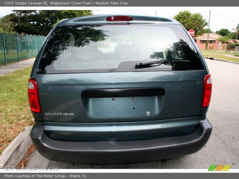 Magnesium Green Pearl / Medium Slate Gray 2005 Dodge Caravan SE