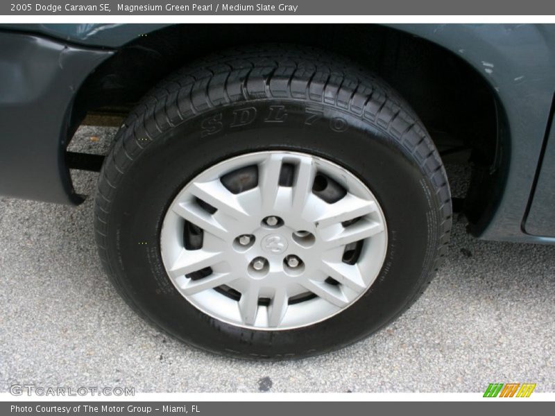 Magnesium Green Pearl / Medium Slate Gray 2005 Dodge Caravan SE
