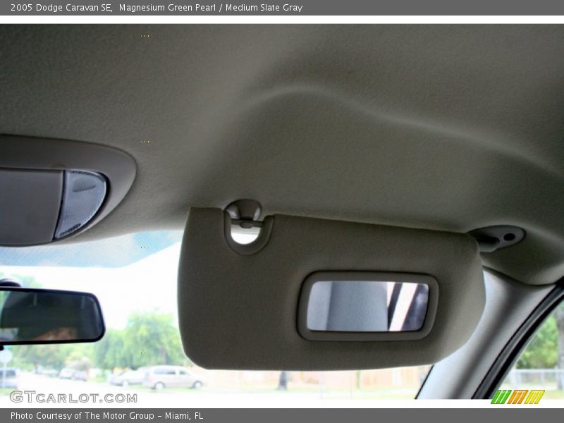 Magnesium Green Pearl / Medium Slate Gray 2005 Dodge Caravan SE