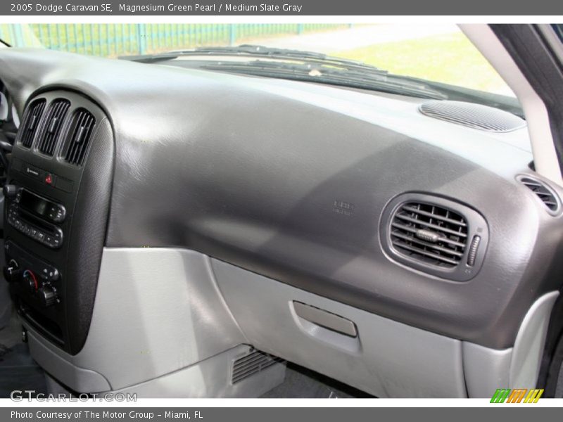 Magnesium Green Pearl / Medium Slate Gray 2005 Dodge Caravan SE