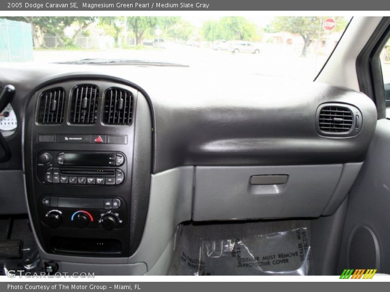 Magnesium Green Pearl / Medium Slate Gray 2005 Dodge Caravan SE