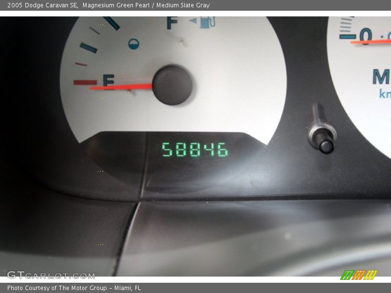 Magnesium Green Pearl / Medium Slate Gray 2005 Dodge Caravan SE
