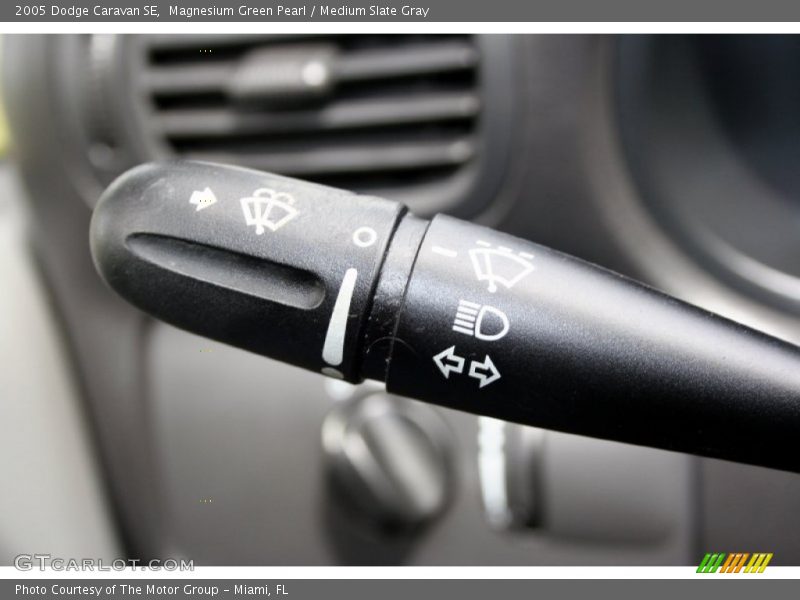 Magnesium Green Pearl / Medium Slate Gray 2005 Dodge Caravan SE