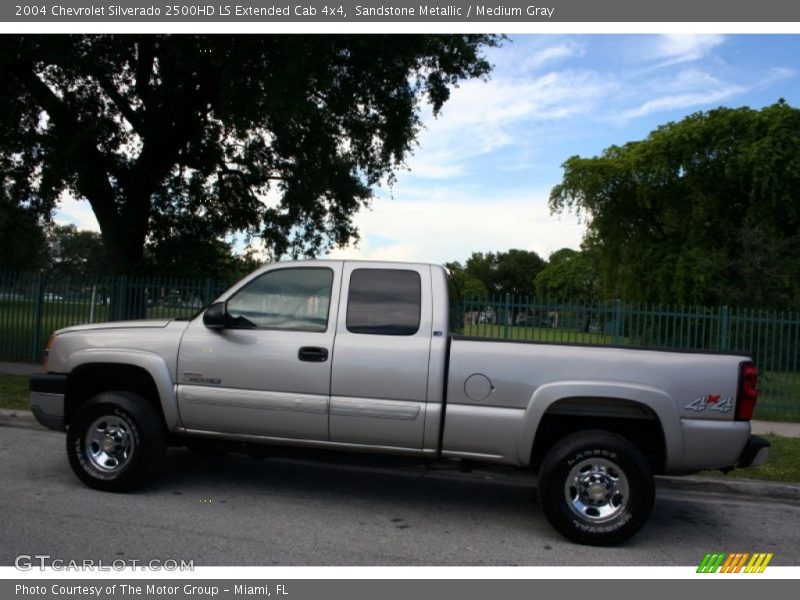 Sandstone Metallic / Medium Gray 2004 Chevrolet Silverado 2500HD LS Extended Cab 4x4