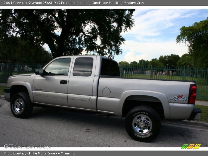 Sandstone Metallic / Medium Gray 2004 Chevrolet Silverado 2500HD LS Extended Cab 4x4