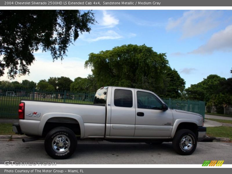 Sandstone Metallic / Medium Gray 2004 Chevrolet Silverado 2500HD LS Extended Cab 4x4