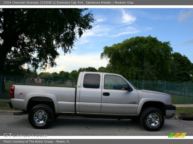 Sandstone Metallic / Medium Gray 2004 Chevrolet Silverado 2500HD LS Extended Cab 4x4