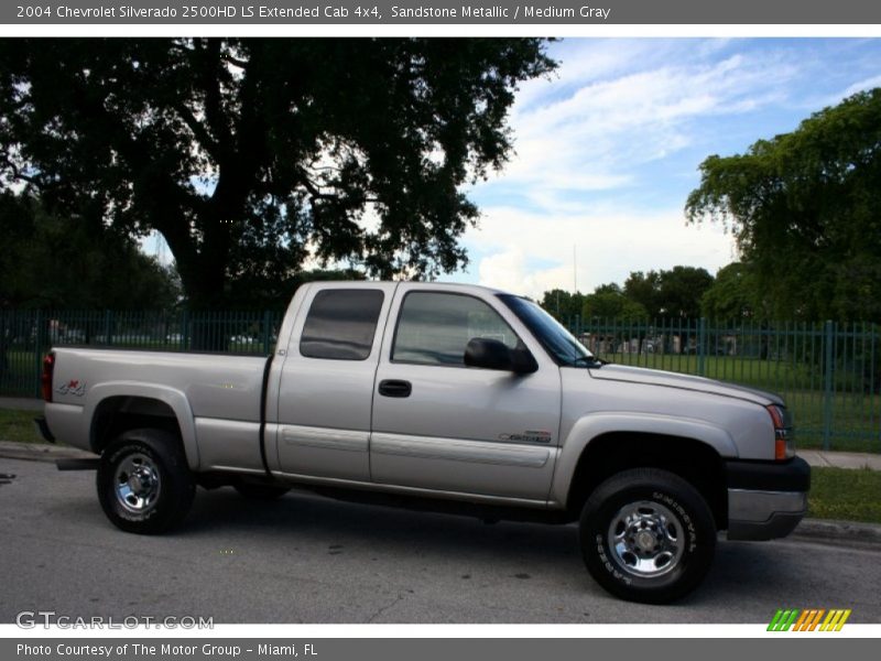 Sandstone Metallic / Medium Gray 2004 Chevrolet Silverado 2500HD LS Extended Cab 4x4