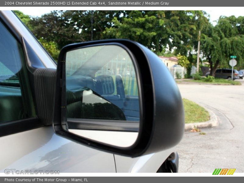 Sandstone Metallic / Medium Gray 2004 Chevrolet Silverado 2500HD LS Extended Cab 4x4