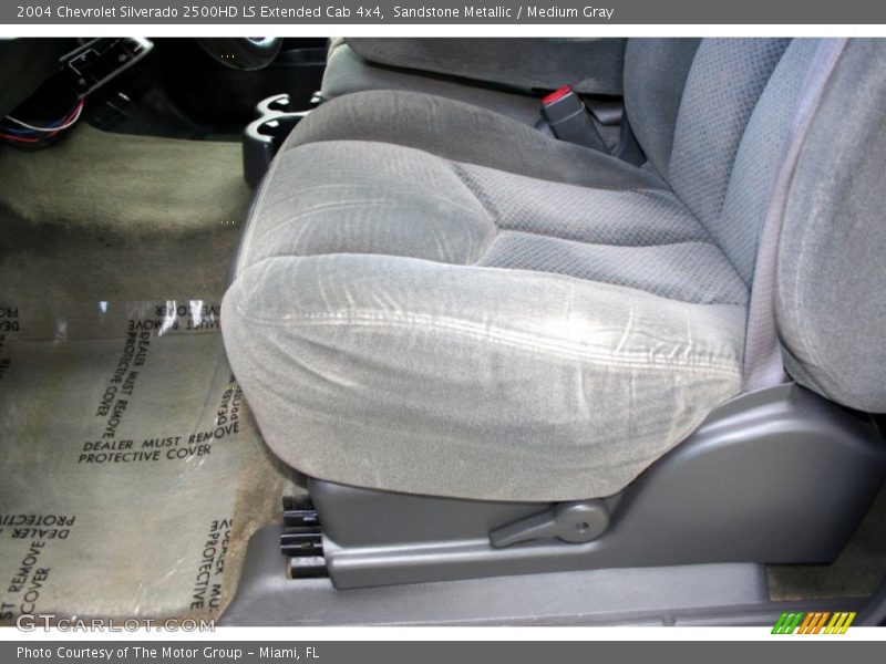 Sandstone Metallic / Medium Gray 2004 Chevrolet Silverado 2500HD LS Extended Cab 4x4