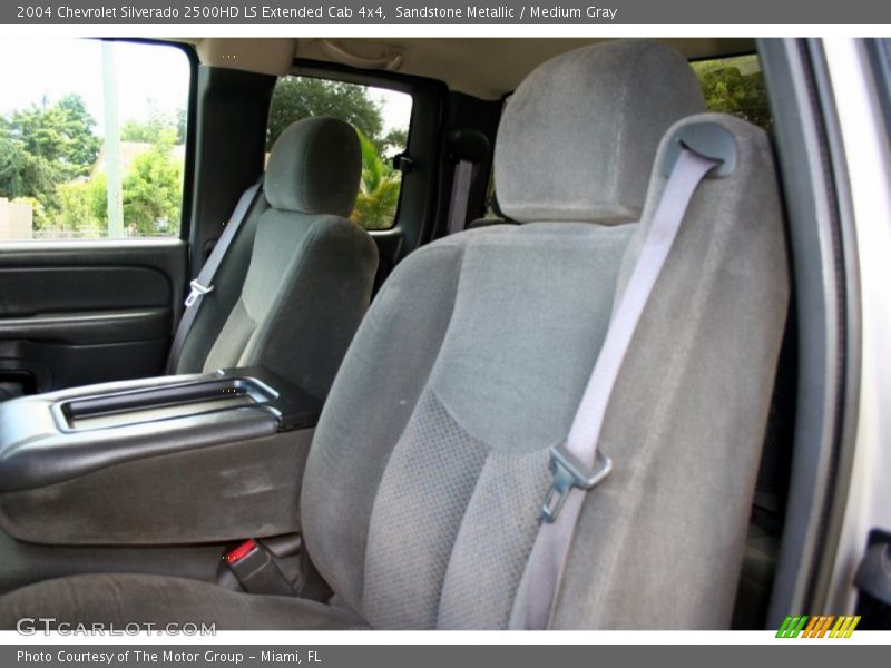 Sandstone Metallic / Medium Gray 2004 Chevrolet Silverado 2500HD LS Extended Cab 4x4