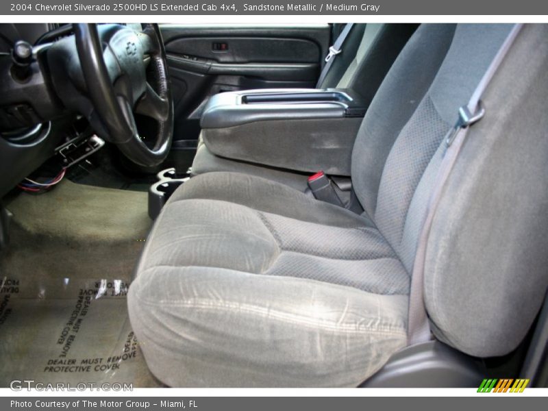 Sandstone Metallic / Medium Gray 2004 Chevrolet Silverado 2500HD LS Extended Cab 4x4