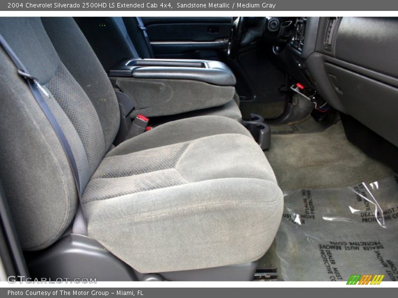 Sandstone Metallic / Medium Gray 2004 Chevrolet Silverado 2500HD LS Extended Cab 4x4