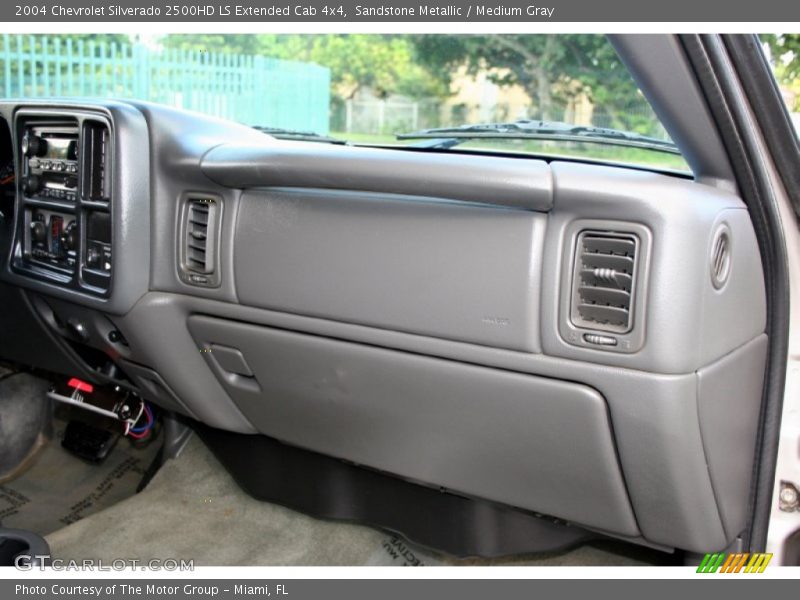 Sandstone Metallic / Medium Gray 2004 Chevrolet Silverado 2500HD LS Extended Cab 4x4