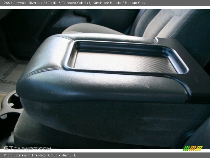 Sandstone Metallic / Medium Gray 2004 Chevrolet Silverado 2500HD LS Extended Cab 4x4