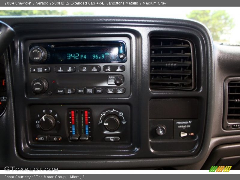 Sandstone Metallic / Medium Gray 2004 Chevrolet Silverado 2500HD LS Extended Cab 4x4