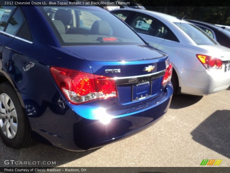 Blue Topaz Metallic / Jet Black/Medium Titanium 2012 Chevrolet Cruze LS