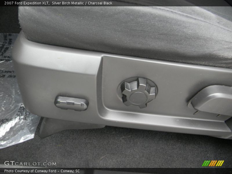 Silver Birch Metallic / Charcoal Black 2007 Ford Expedition XLT
