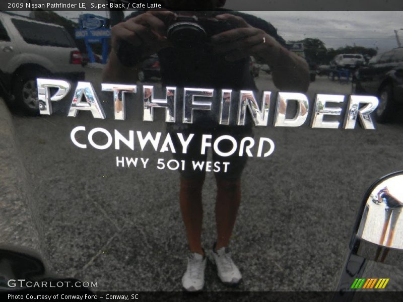 Super Black / Cafe Latte 2009 Nissan Pathfinder LE
